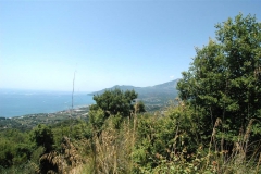 Bouwkavel-nabij-de-kust-in-Zuid-Italie